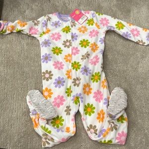 Carter’s footed sleep and play